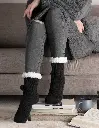 RT_Calcetines_Pompones-Negro-06.webp