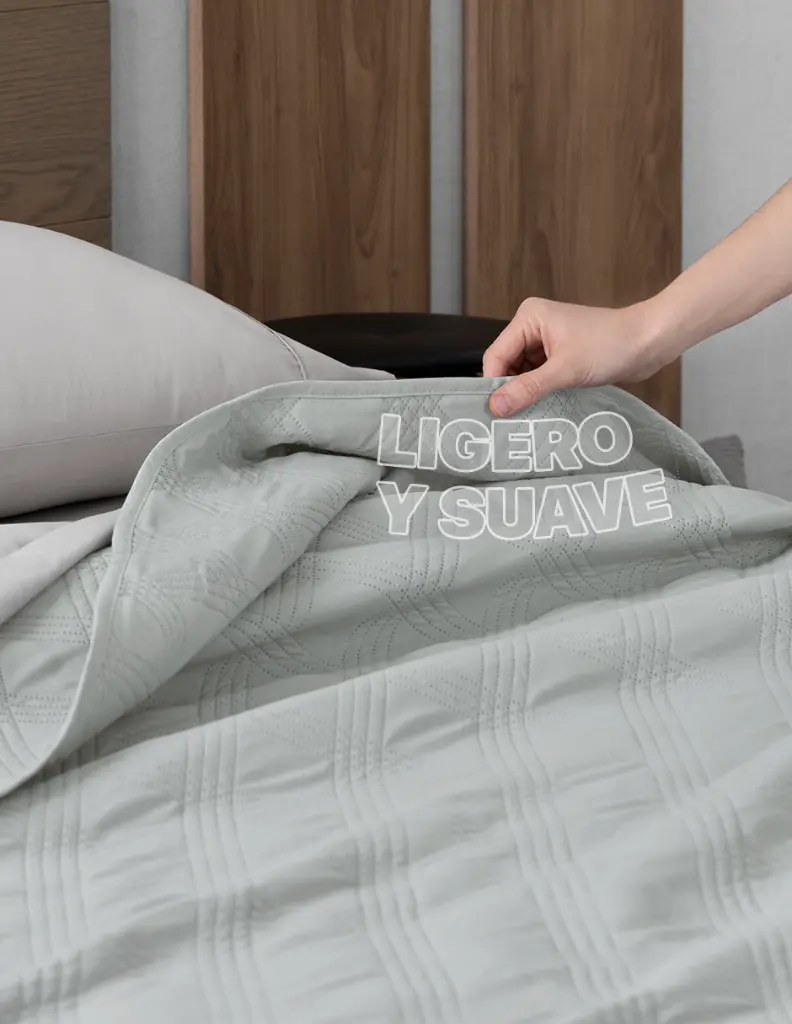 Real-Textil-Edredon-Pinsonic-Liso-Gris-Ligero-suave-04.webp