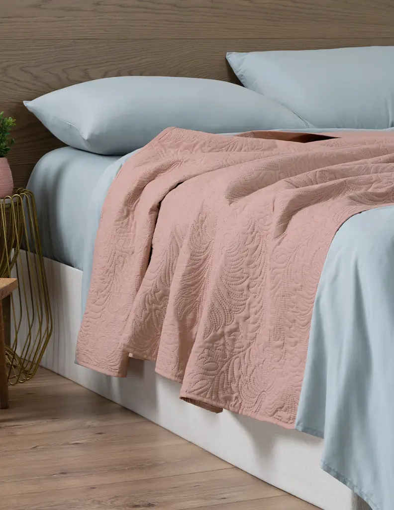 Real-Textil-Edredon-Pinsonic-Liso-Rosa-Cobijas-aesthetic-06.webp